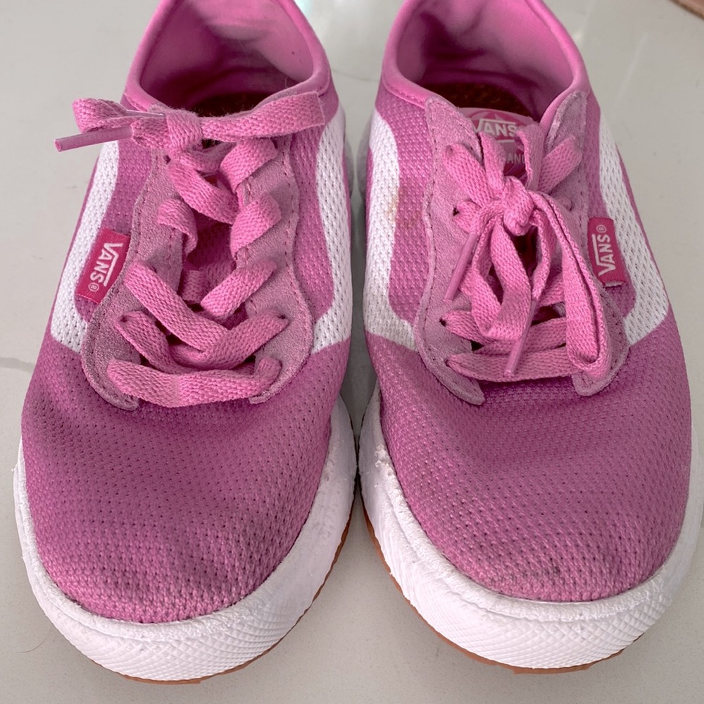 Vans Soccer Shoe- VR3 Cush - Girls Size 2